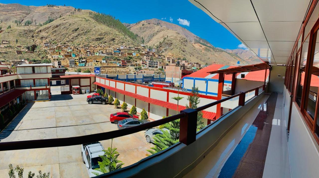 Hotel El Vuelo Del Condor Tarma Esterno foto